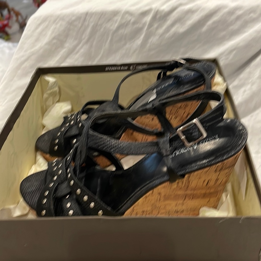 High platform Enzo angiolini sandals size 9.5
